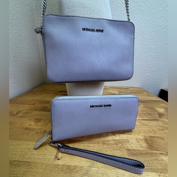 Michael Kors Pale Blue Saffiano Leather Crossbody and Matching Wallet Set - Picture 2 of 16